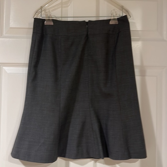 Isabel & Nina suit- jacket + skirt. Size 6/runs big. Polyester rayon wool. Lined - Picture 3 of 9